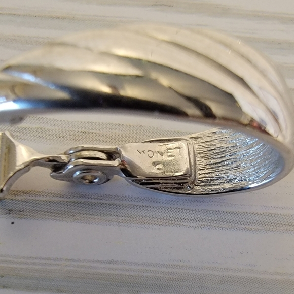 F14 Vintage Monet Clip-on Silver-tone Hoop Earrings - Picture 2 of 3